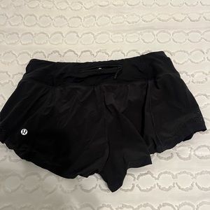 Older version of lululemon hotty hot shorts 2.5 inch, with liner